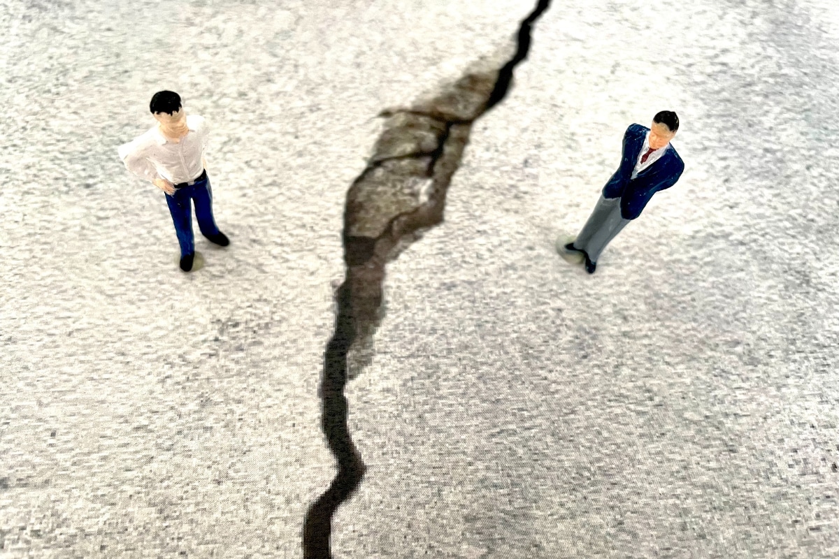 総額は1万円以上！友達にお金をバラまいていた当時11歳の長男……その裏にあった思いに世帯年収500万・45歳男性が抱いた深い苦悩