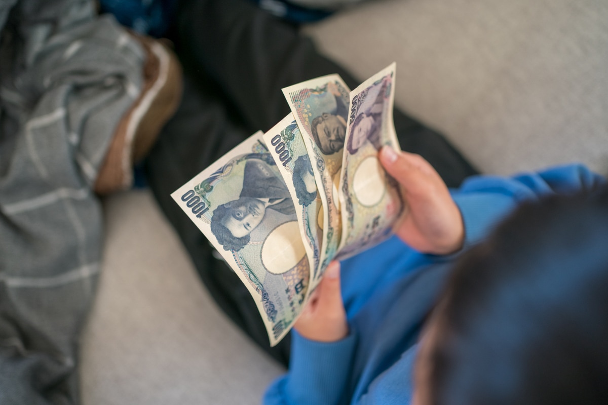 総額は1万円以上！友達にお金をバラまいていた当時11歳の長男……その裏にあった思いに世帯年収500万・45歳男性が抱いた深い苦悩