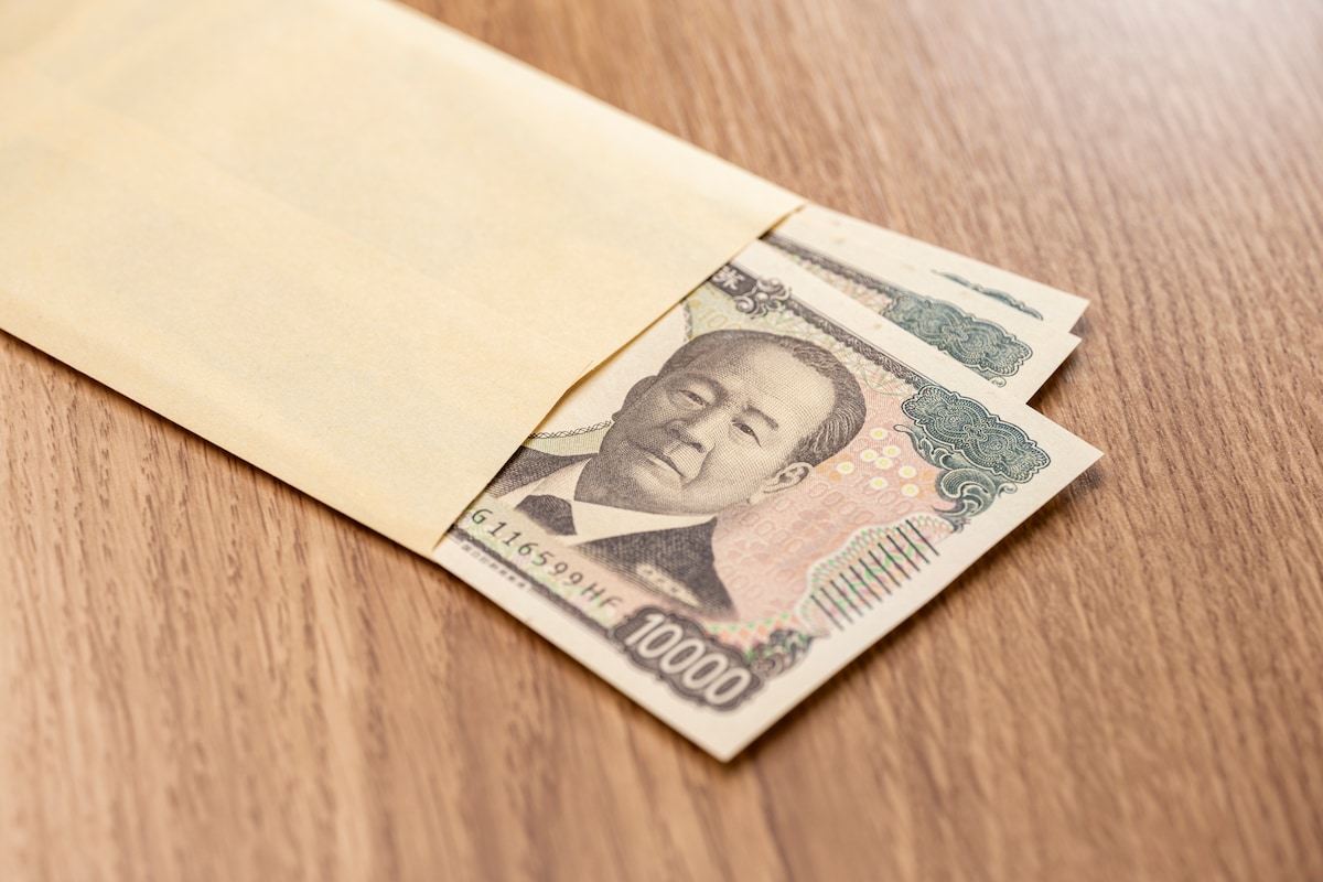 「気にしないで」と遠慮する相手に……娘が高級皿を割ってしまったことで世帯年収410万・41歳男性が抱いた激しい焦り
