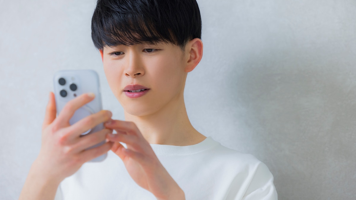 中1息子がYouTubeの検索でスマホ制限を突破し、深夜にゲーム実況視聴…週1の「見直し会議」や親の連帯ルールによる原点回帰が効いた！