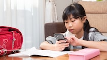 スマホ制限を自力でかいくぐる小1娘に驚いた、30代父の体験談。YouTube・ゲーム依存、課金トラブル…いたちごっこを“対話”で乗り越えるまで