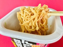 「しっかりたらこ味！」「ハマってしまう美味しさ！」【ファミマ限定】「たらこ好きに朗報です 濃厚たらこ味汁なし焼そば」