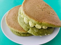 「上品なお味でした！」「まっちゃまっちゃしてる！」【ローソン】抹茶クリームとホイップをサンドしたパンケーキ