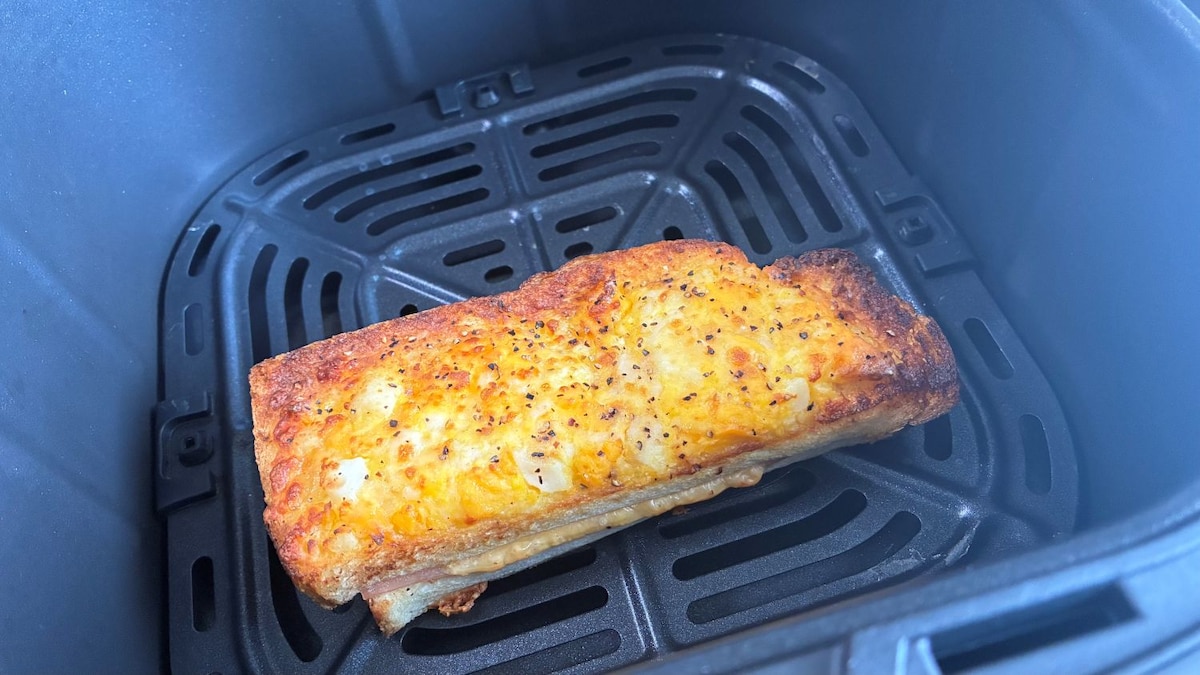 ハムとチーズの間違いないおいしさ【ローソン】新作パンが朝食にぴったりだった！