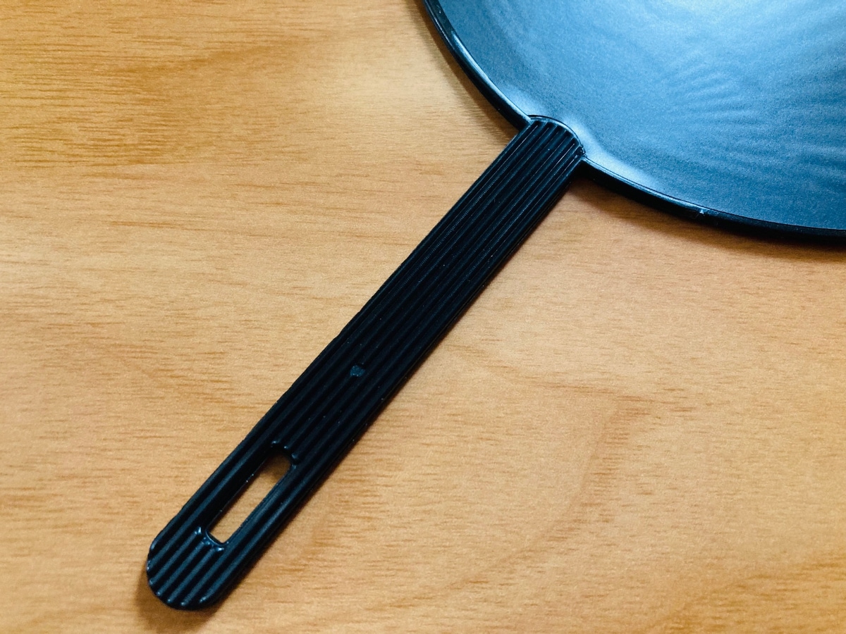 100均で買える「ミニうちわ」を紹介！キーホルダーにできるタイプも【セリア・ダイソー】
