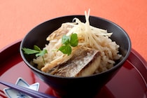 【切り身で簡単鯛めし】炊飯器でできるバターとにんにくの「洋風タイご飯」！巻きす不要のプルコギキンパ＆『牧場の朝』の激ウマ冷凍ワザ