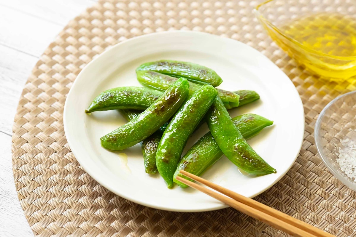 【スナップエンドウの新常識】茹でずに焼く「塩ガーリック」の無限おかずレシピ！ブロッコリーが主役の激ウマおにぎり＆目からウロコの汚れ落とし洗浄術2選