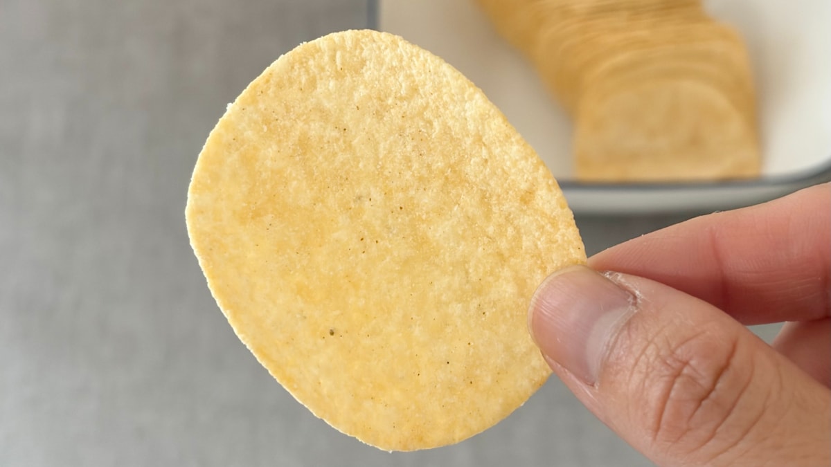 香りも味もエビマヨすぎる……！【セブン限定】チップスターが正直ハマる