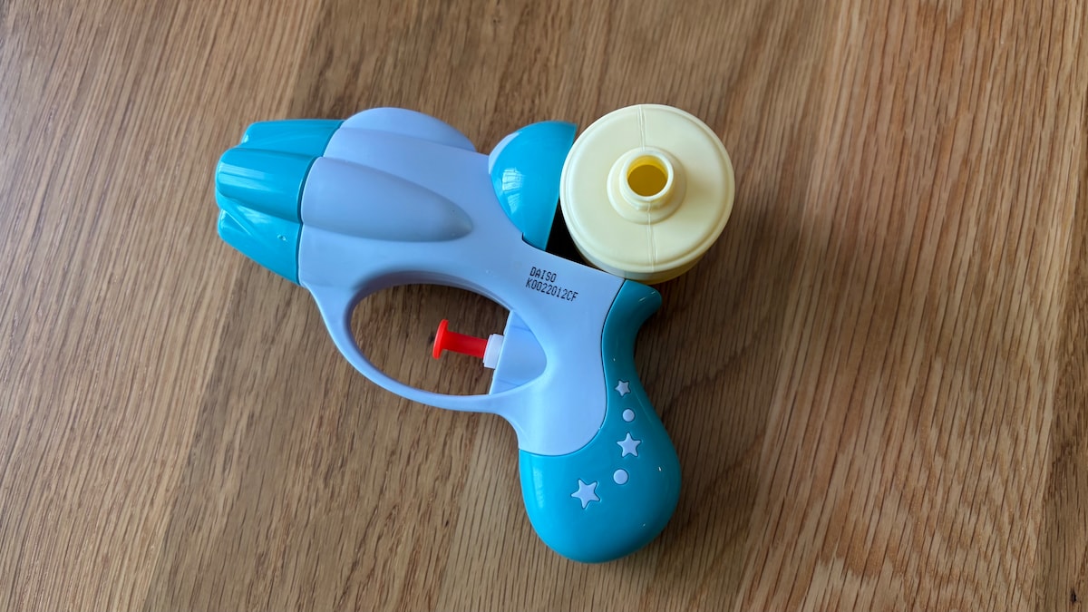 子どもが大喜び！100均の水鉄砲を8商品買って比べてみた【ダイソー・セリア・キャン★ドゥ】