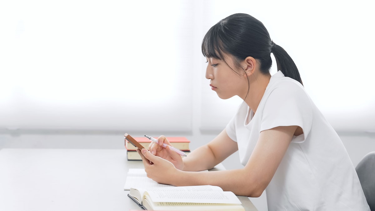 「制限はあなたを疑っているからじゃない」40代母の言葉が娘を変えた。修学旅行の迷子・SNS依存・プレゼン課金制…九州の親子10年の軌跡