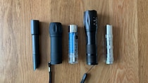 100均の懐中電灯を5商品買ってみた！明るさや使いやすさをレビュー【ダイソー・キャン★ドゥ・セリア】災害時も家族を守る備えを！