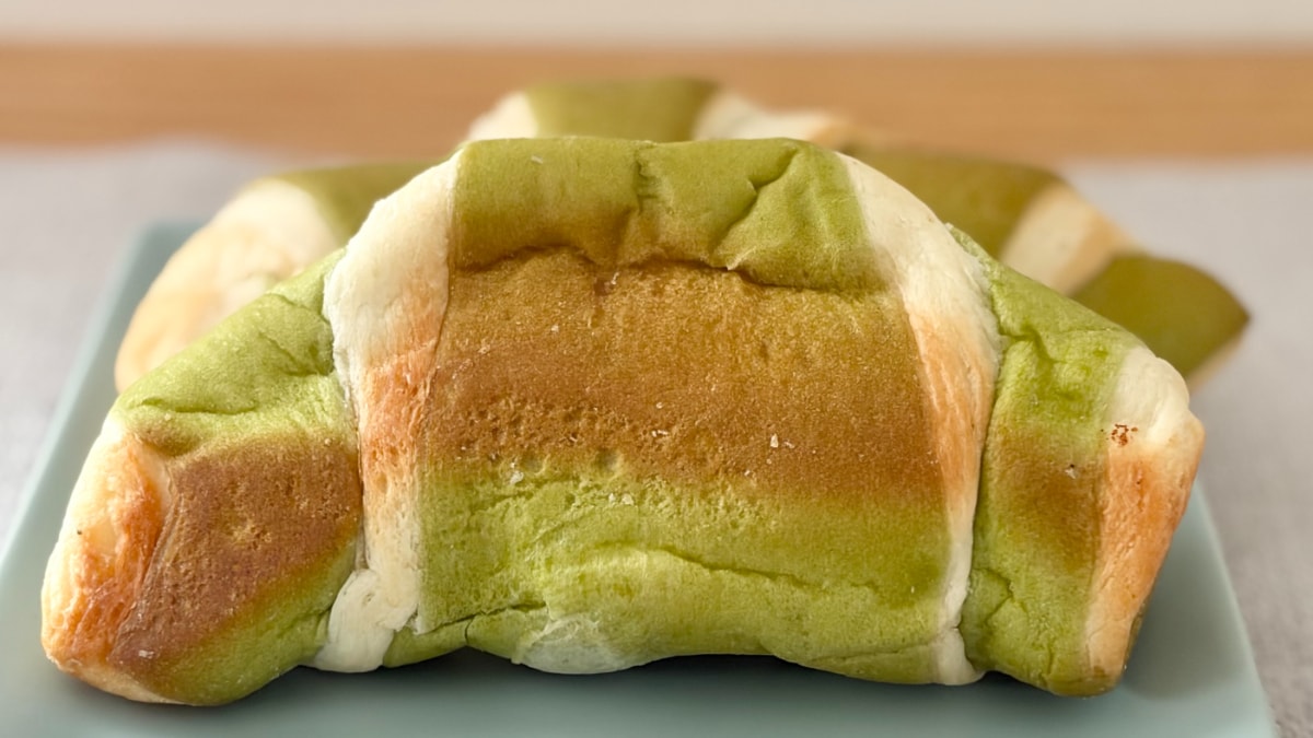 正直ハマりました！抹茶好きに食べてほしい【セブン】の新作パンって？