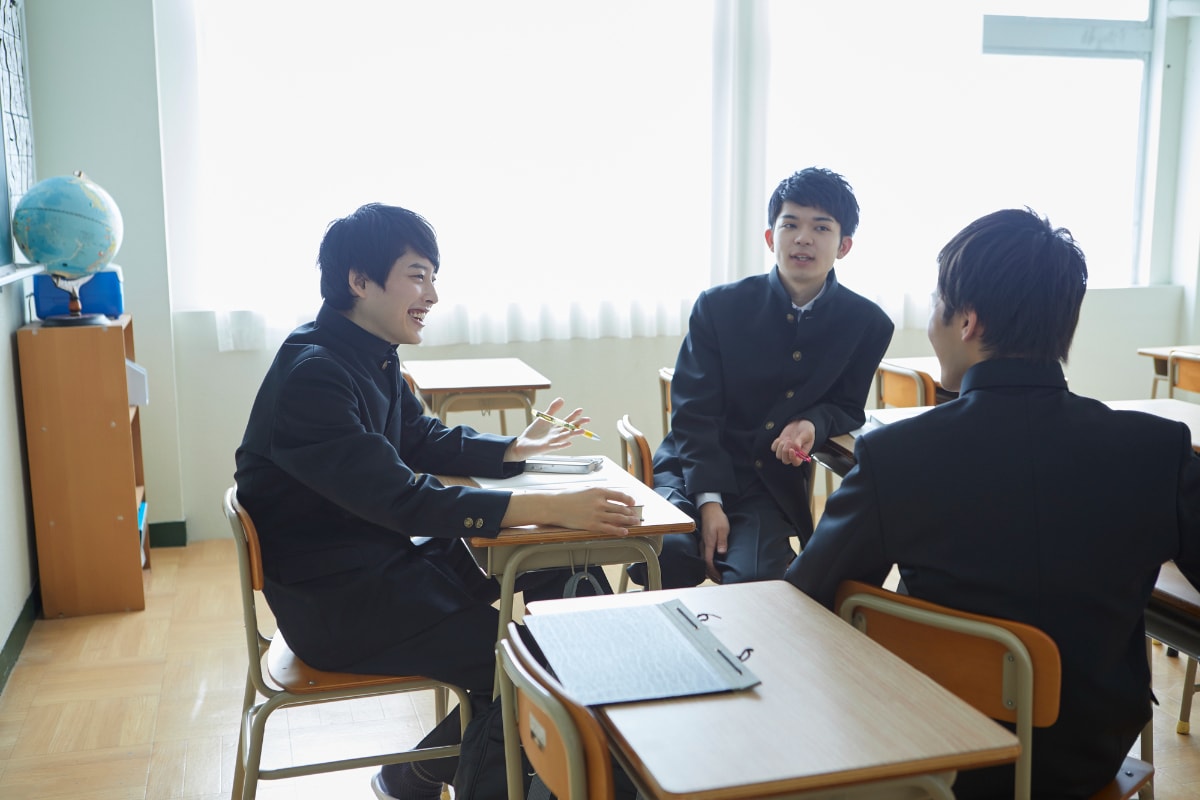 14歳の長男が学校で孤立……世帯年収850万・45歳女性がショックを受けた同級生との金銭トラブル