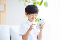 「ママの宝物を借りているだけ」7歳息子が素直に納得。30代女性が小1のスマホ導入で学んだ管理の記録