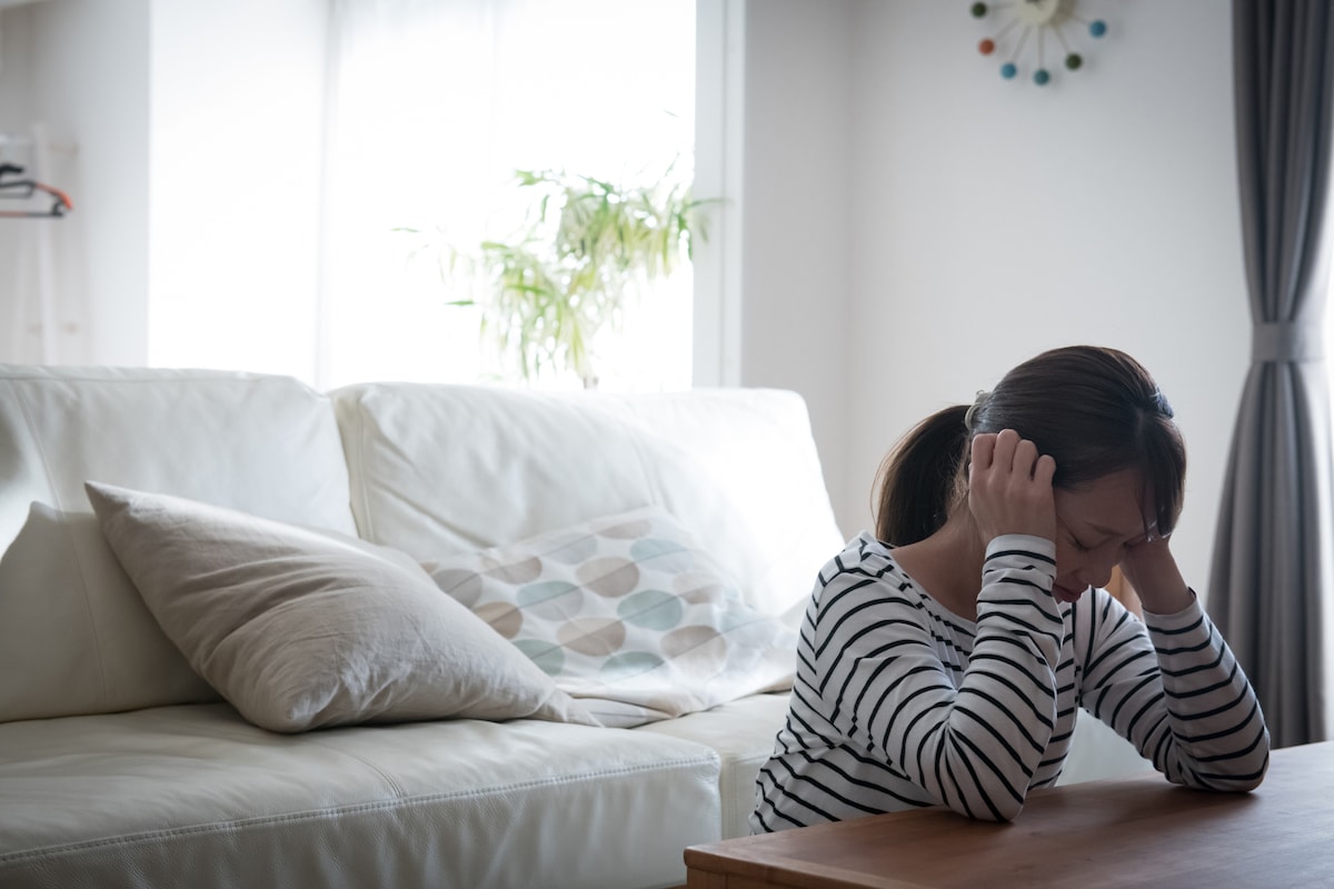 洗脳の恐怖「絶対に稼げる」の言葉を信じて30万円の借金……世帯年収650万・31歳女性が陥った離婚危機と深い自己嫌悪