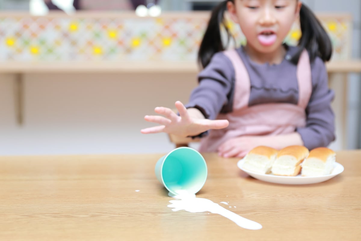 外食中に皿をひっくり返した母を救った隣席の言葉!春ネーム人気1位の結果&長男の名前に激怒した義父の末路