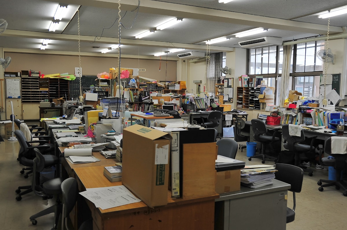 先輩に数万円で偽ブランド品をつかまされた上に加害者扱いも……15歳長男の学校トラブルに世帯年収750万・42歳男性が抱えた深い後悔