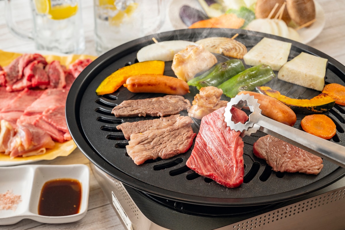 義実家の焼肉で義妹が見せた驚愕の食事スタイル!限界のママを救った70歳サポーターの言葉&夫のバッグの秘密