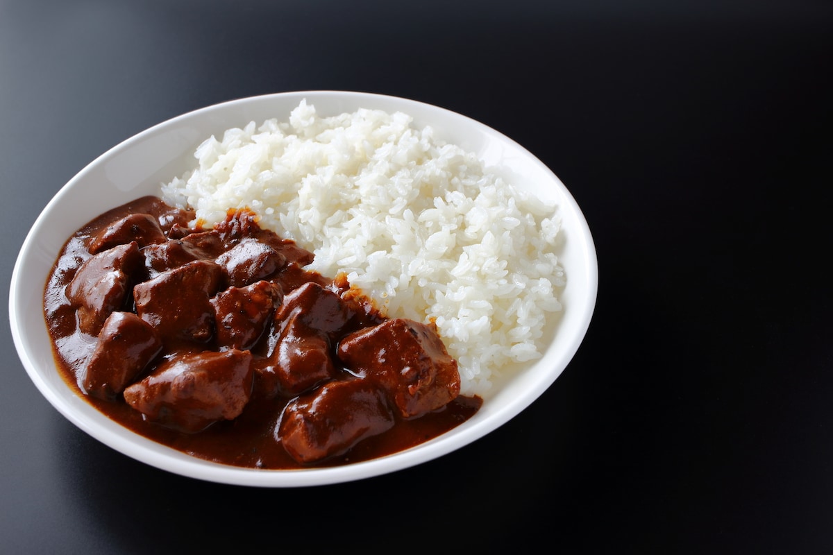 初めての義実家で出されたドス黒いカレーの正体に驚愕！洗えるアニエスベーのサコッシュ＆土にコショウを混ぜた結果