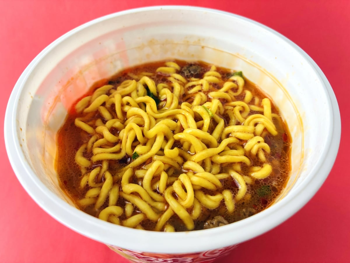 花椒が効いたスープがクセになる！！【ファミマ】純連監修の「花椒香る 濃厚辛みそラーメン」