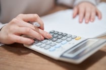 年金繰下げの想定外な手取りに絶句＆56歳男性が父親の遺品に激昂したワケ！資産37億が語る節税の落とし穴