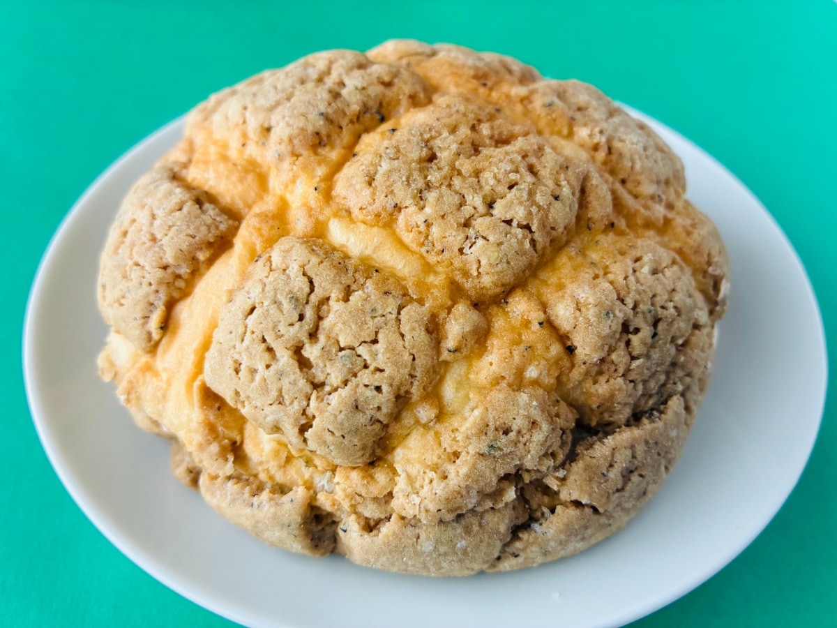 「めちゃうまでした！」「けっこうしっかりした味！」【ファミマ】Afternoon Tea監修の「アールグレイメロンパン」