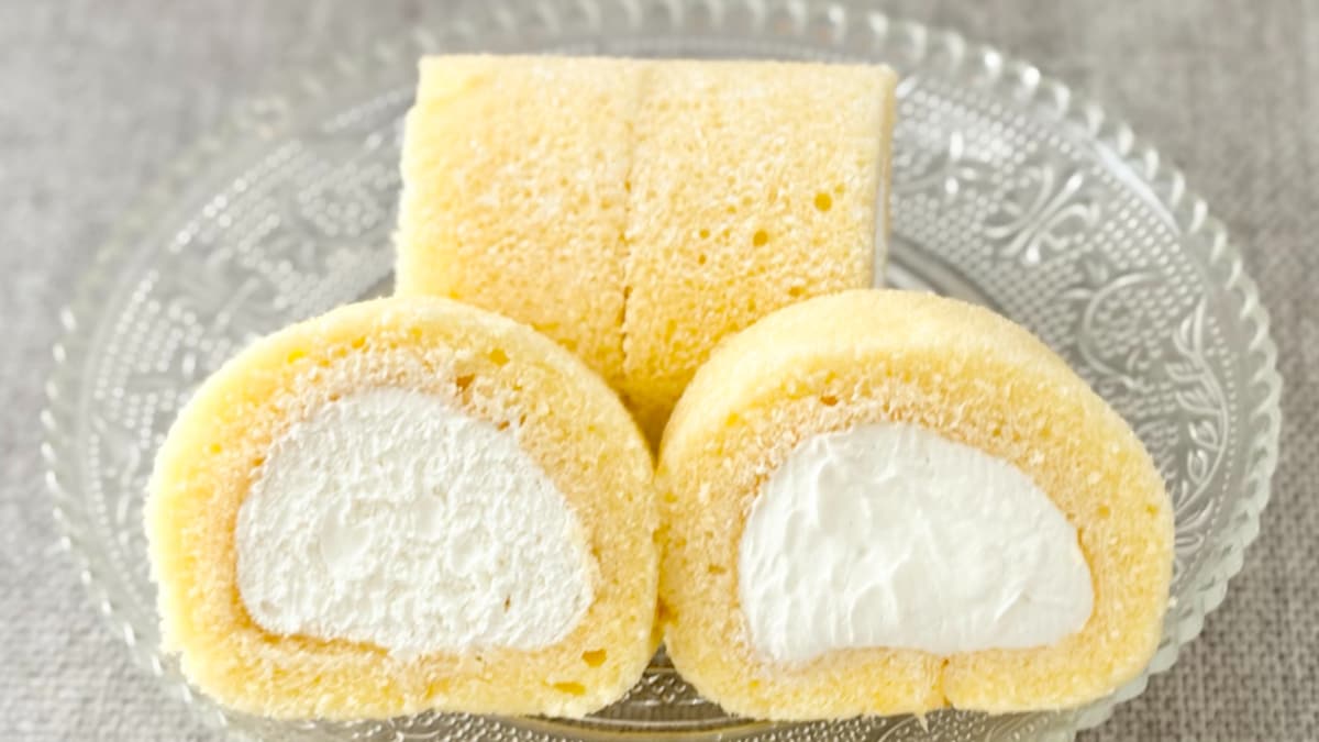 小さいのにクリームの主役感がすごい【セブン】シェアOKのロールケーキ