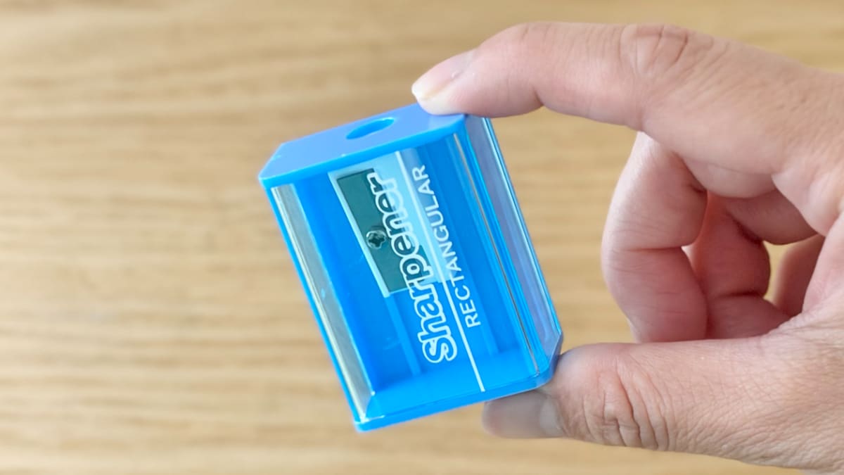【ダイソー】鉛筆削りのおすすめ5商品を徹底レビュー！電動・手動それぞれの使い勝手は？
