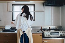 「何時に終わる？」に返信せず元カノといた夜、義母に料理を責められた妻、嫁が台所に立たなくなった理由