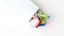 100均に「ゴミ箱ポーチ」はある？携帯ゴミ箱になるシリコンケースも紹介