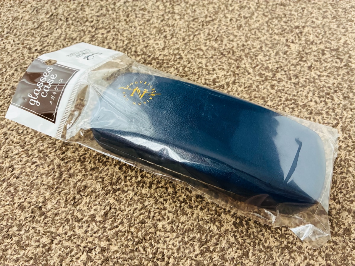 100均で買える「メガネケース」6選！縦型やカバンに付けられるタイプも【セリア・キャンドゥ・ダイソー】