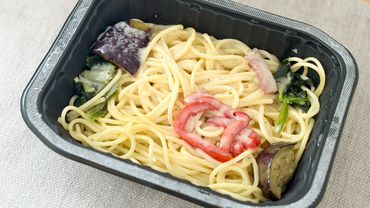 夏にぴったりなさっぱり味！【セブン】の新作冷凍パスタはコスパも優秀