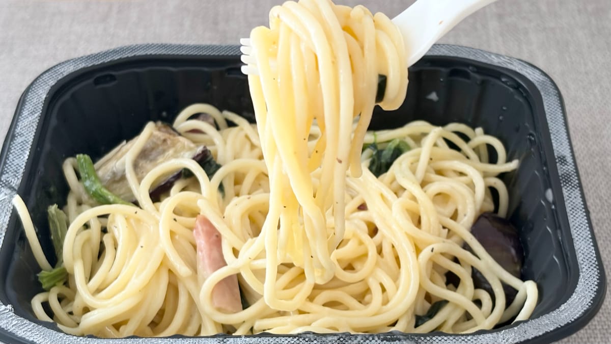 夏にぴったりなさっぱり味！【セブン】の新作冷凍パスタはコスパも優秀