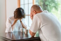 年金繰下げで後悔した71歳夫が失ったモノ、59歳が驚いた青い封筒、繰下げを捨てて正解だった73歳男性の安堵