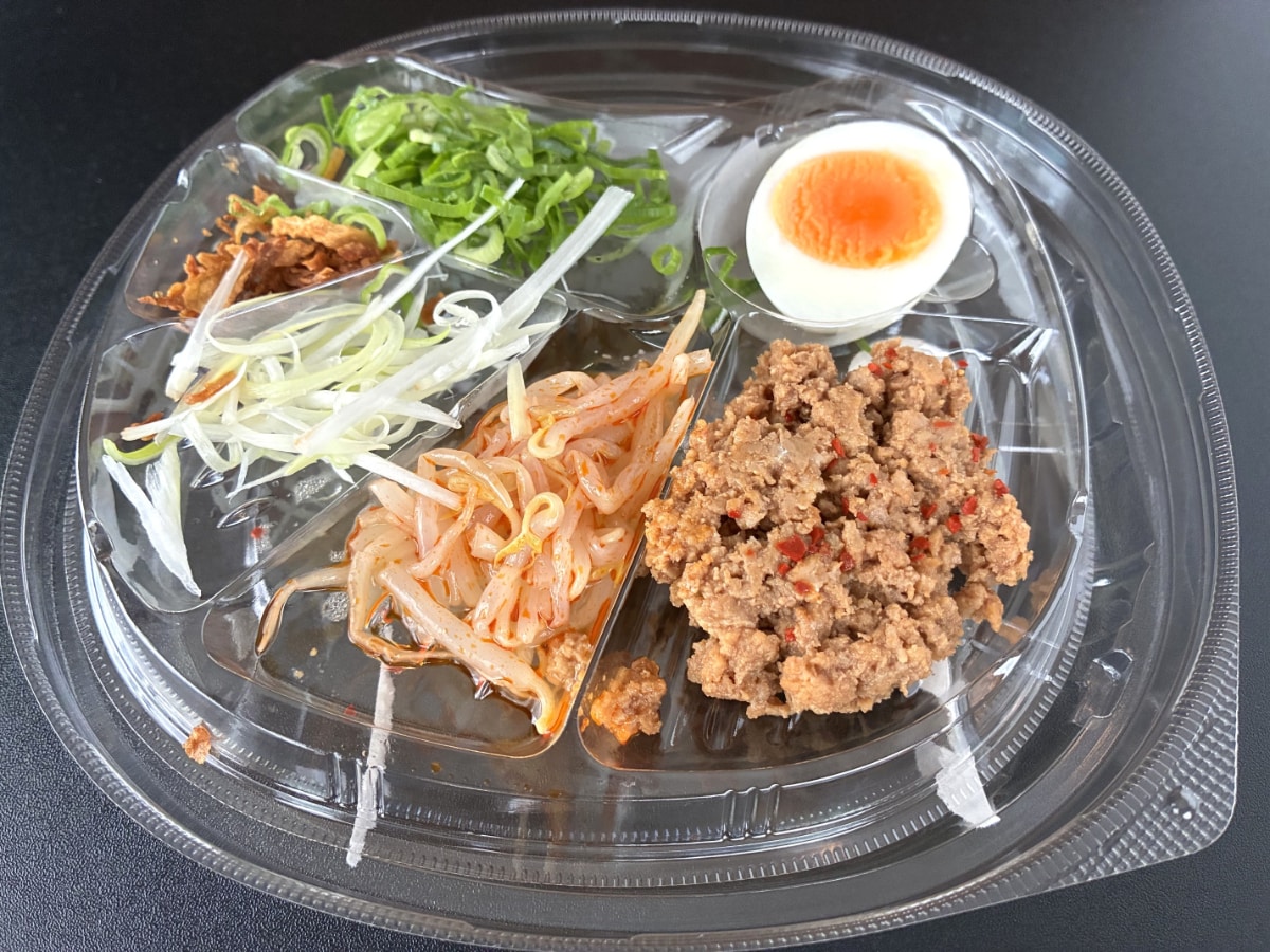 タレの主張強め!腹ペコ状態にはたまらない!【ファミマ】【極旨!冷し麺】さっぽろ純連監修 冷し味噌まぜそば