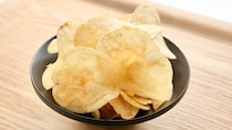 定番おにぎりがポテチに！？【ローソン】に登場したコンビニ限定品を実食