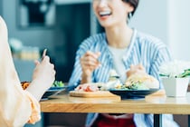 思わぬ恋が始まる星座と誰とでもすぐ仲良くなれる女性、周囲も認める理想のカップルになれる星座ペア各TOP3