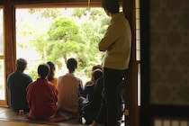 妻に実家を丸投げし大恥をかいた夫の末路！アプリの返信に絶句した男、支配的な夫へ離婚届を突きつけた妻の逆転劇を紹介