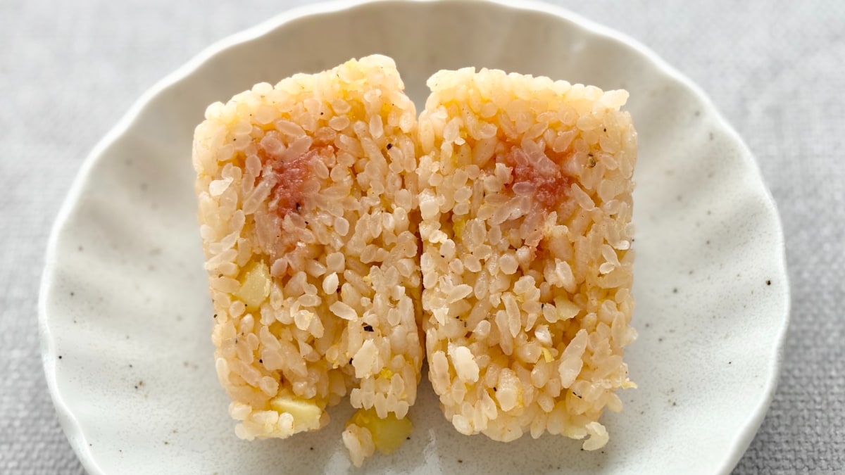 「コク旨な味わい」「美味すぎる」【セブン】不思議食感の新作おむすび
