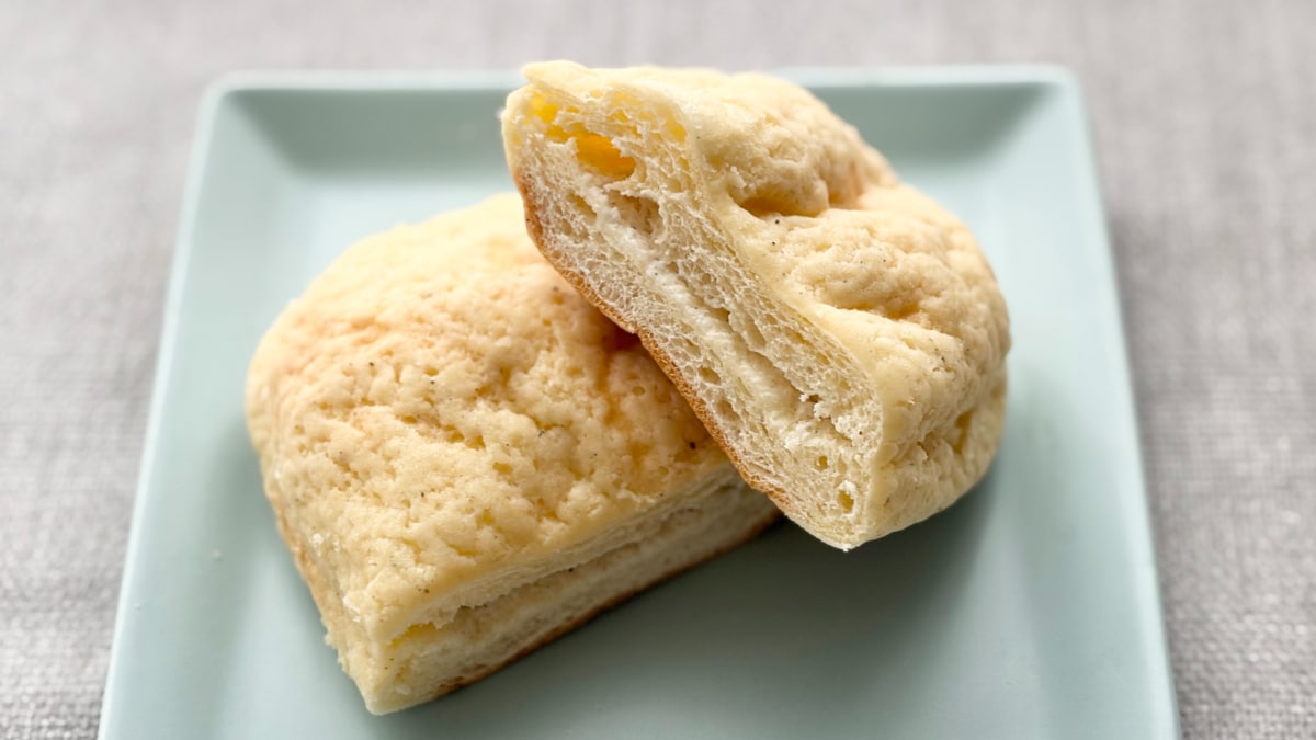 「ほんのり塩気」「また食べたい」【セブン】ユニークメロンパンの味は?
