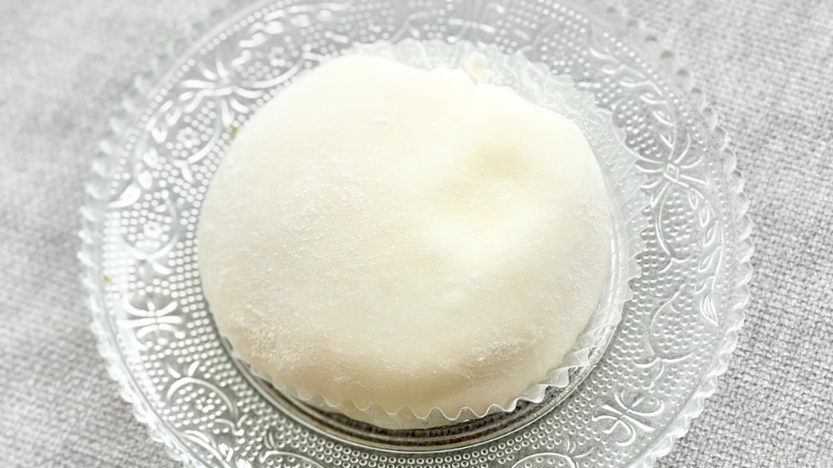 やわらかいおもちが分厚くて食べ応えも!【セブン】の巨大な大福を実食
