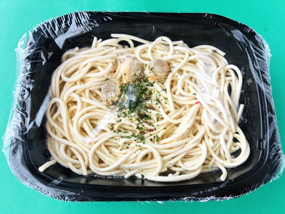 ほぼペペロンチーノ？酸味は控えめ！【ドンキ】「ヤバ盛り 塩レモン」