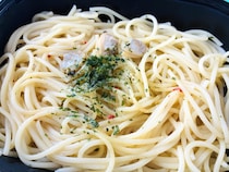 ほぼペペロンチーノ？酸味は控えめ！【ドンキ】「ヤバ盛り 塩レモン」