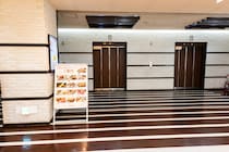 4歳娘とのランチ前に店員から掛けられた困惑の声とは？エリートパパ友の誤算や義実家で負傷した長女の診断
