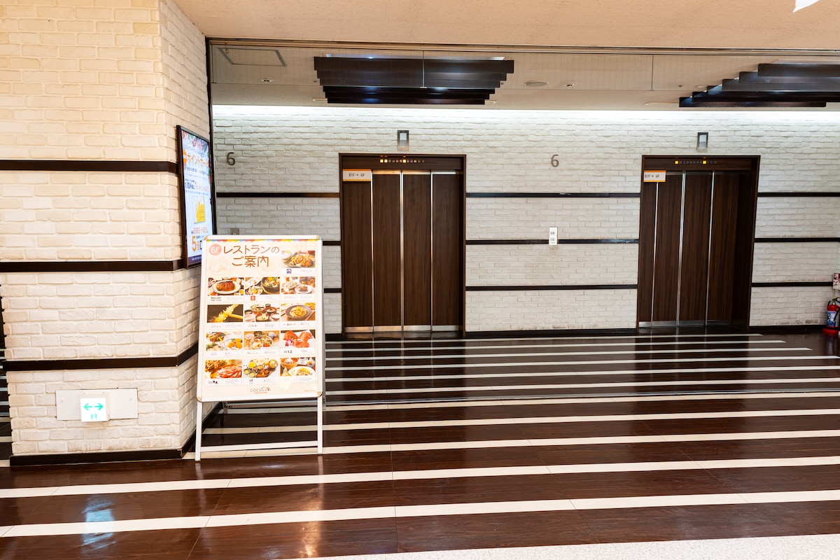4歳娘とのランチ前に店員から掛けられた困惑の声とは？エリートパパ友の誤算や義実家で負傷した長女の診断
