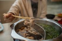 義家族との高級お祝い席で私だけ980円の差別！義母から手渡された困惑の手土産や高級ベビーカー返却の意図