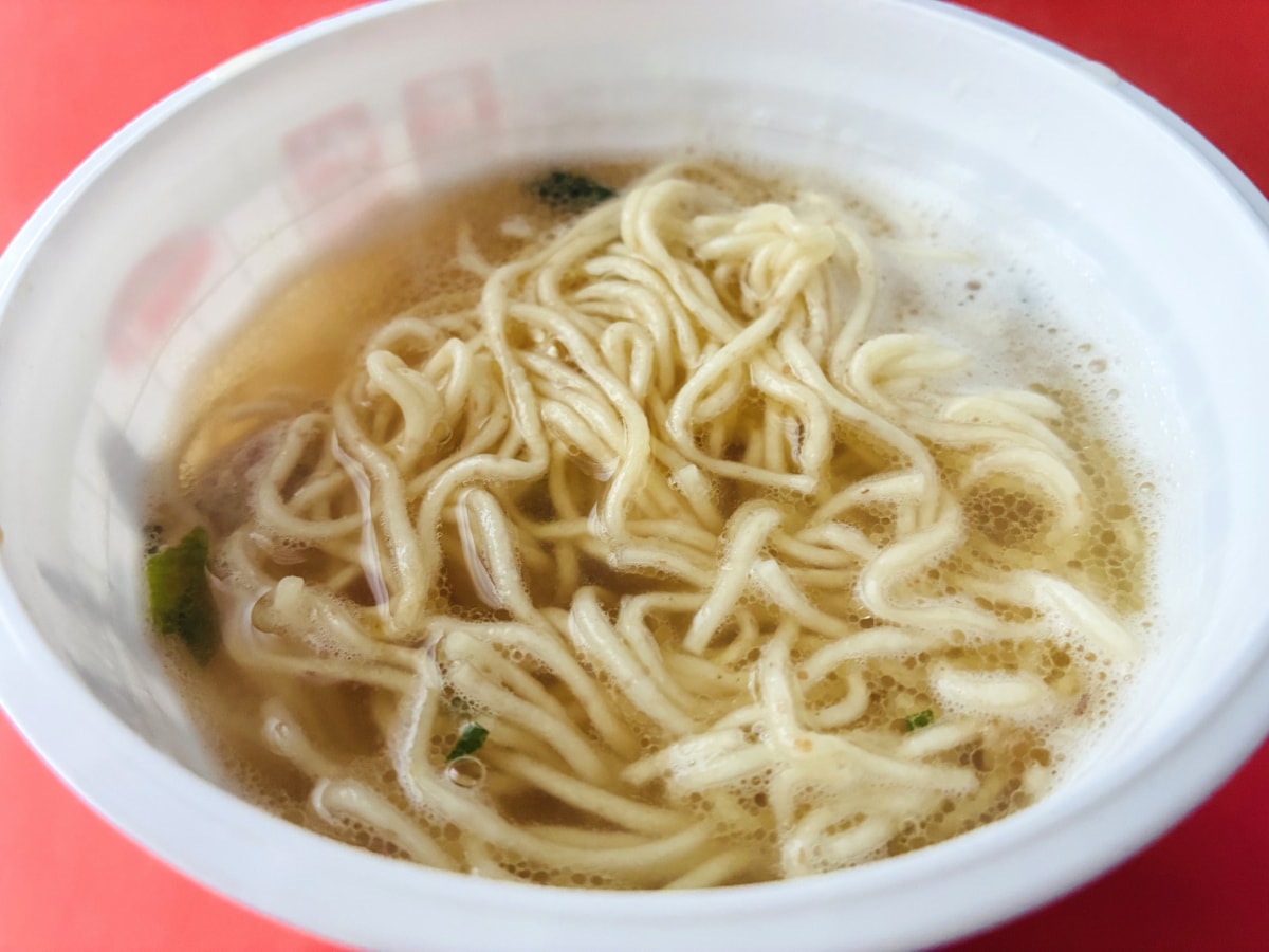 あっさりして美味しい!白トリュフの香りもGOOD!【セブン】「金色不如帰監修 白トリュフと柑橘香る はまぐりだしの塩そば」
