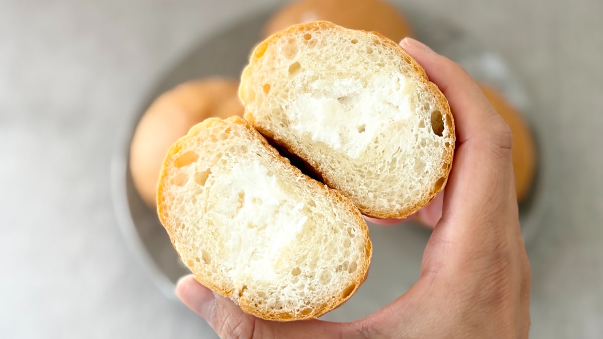 甘じょっぱくて朝食にもおすすめ【ファミマ】1個47円以下のパンが美味