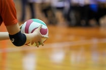 日本代表監督職を拒否し中東へ向かう60歳指揮官！女子バレー天才少女の電撃結婚や北九州記念の特注馬