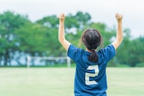 海外も絶賛した日本代表CBの“最強女優妻”！ブラジルに挑発された日本代表FWの胸中や日韓帰国時の大格差